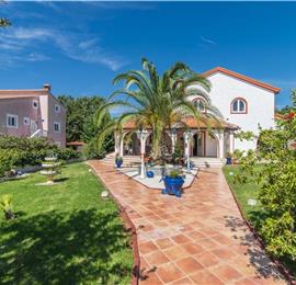 4 Bedroom Villa with Pool and Annex near Porec, Sleeps 8